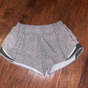 Heathered Black Size 10 4 inch| Lululemon Hotty Hots